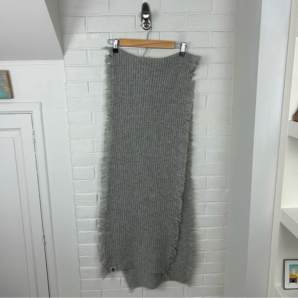 UGG Grey Knit Chunky Oversized Fringe Scarf OS - Picture 8 of 9